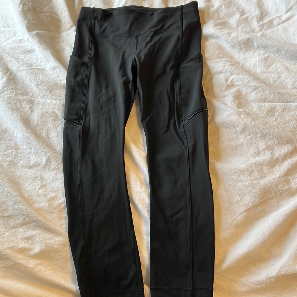 Lululemon capris with pockets